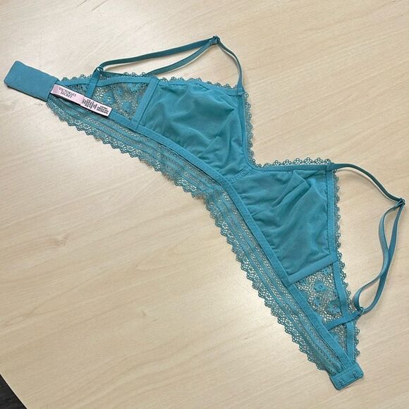 Victoria’s Secret | PINK | Bundle of 3 | XS/S Bralettes | Like New | 1573 - Picture 11 of 15